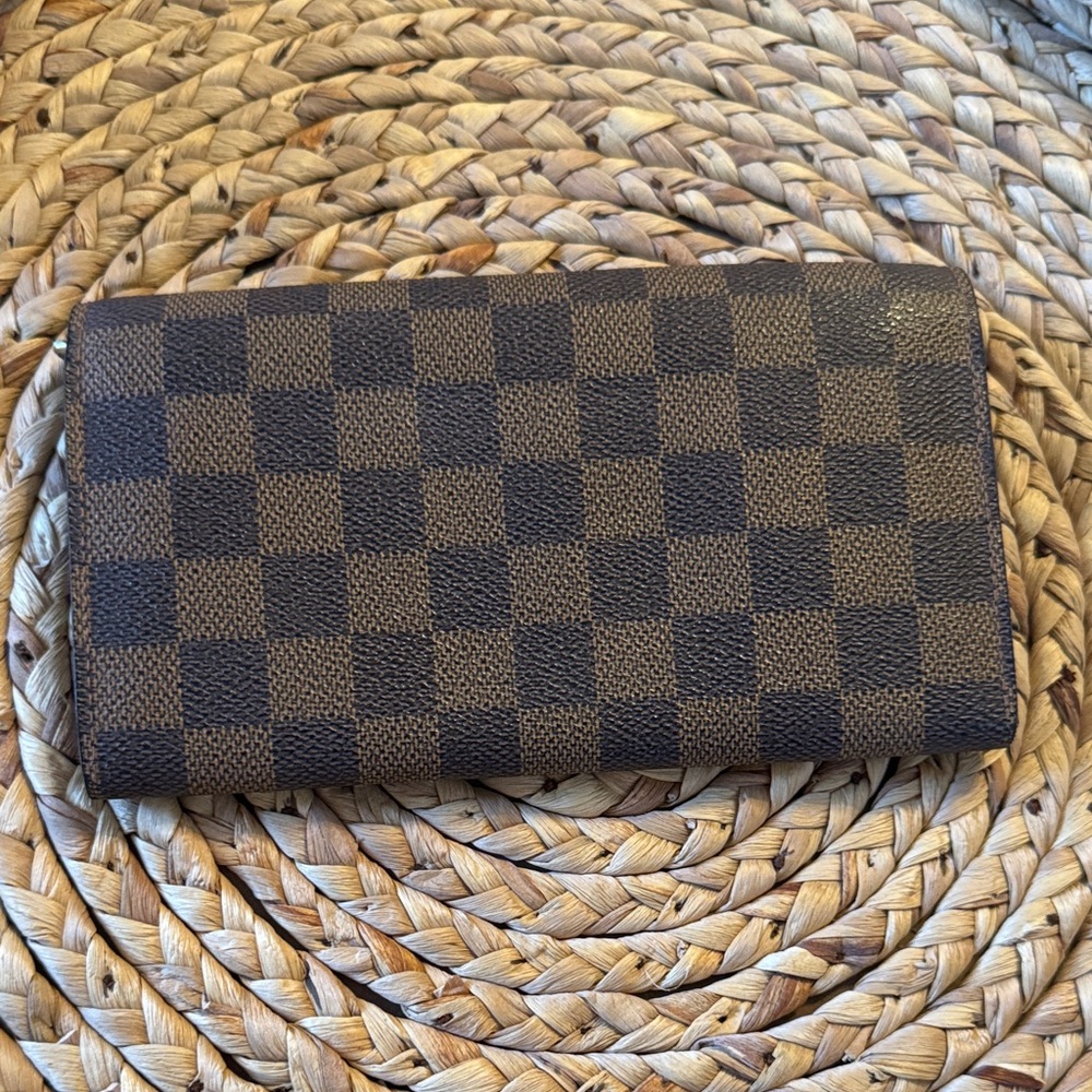 LOUIS VUITTON Damier Ebene Sarah Long Wallet - Picture 2 of 11